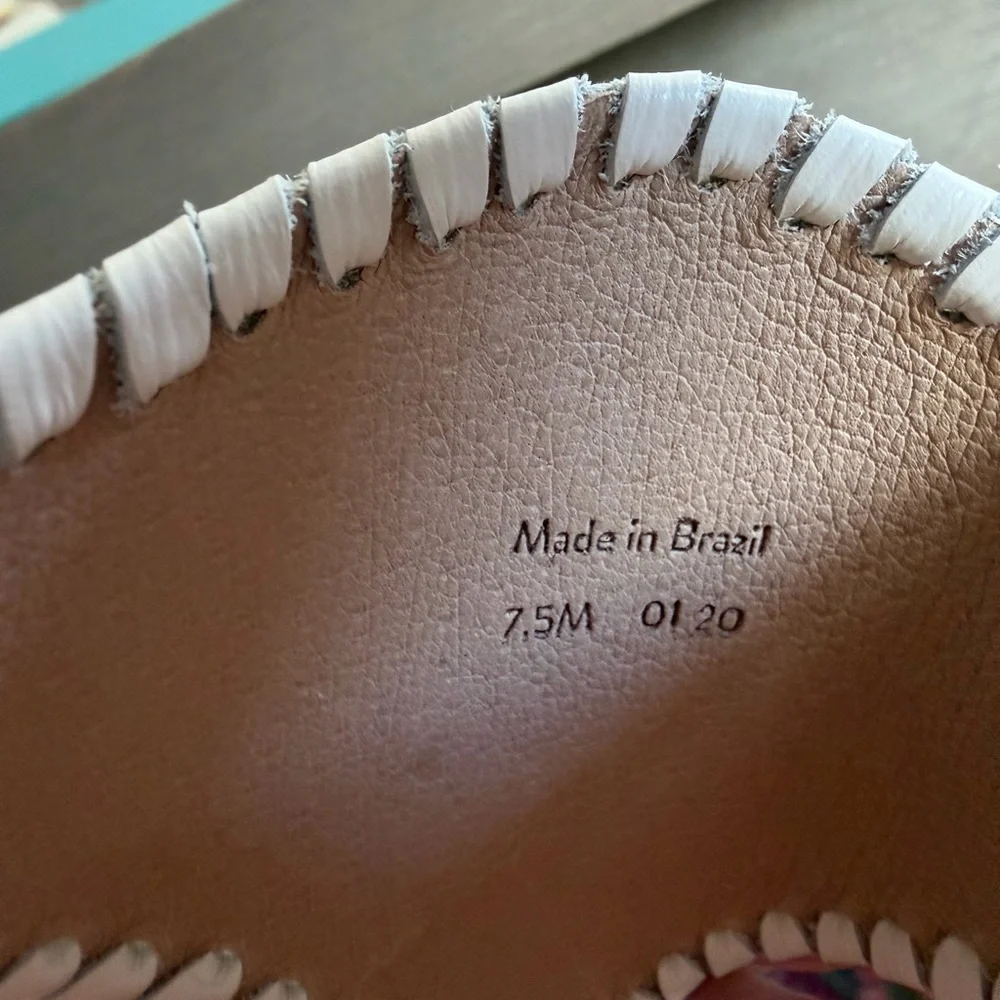 Jack Rogers classic leather flat sandal size 7.5 white with rainbow pineapples - Picture 3 of 4